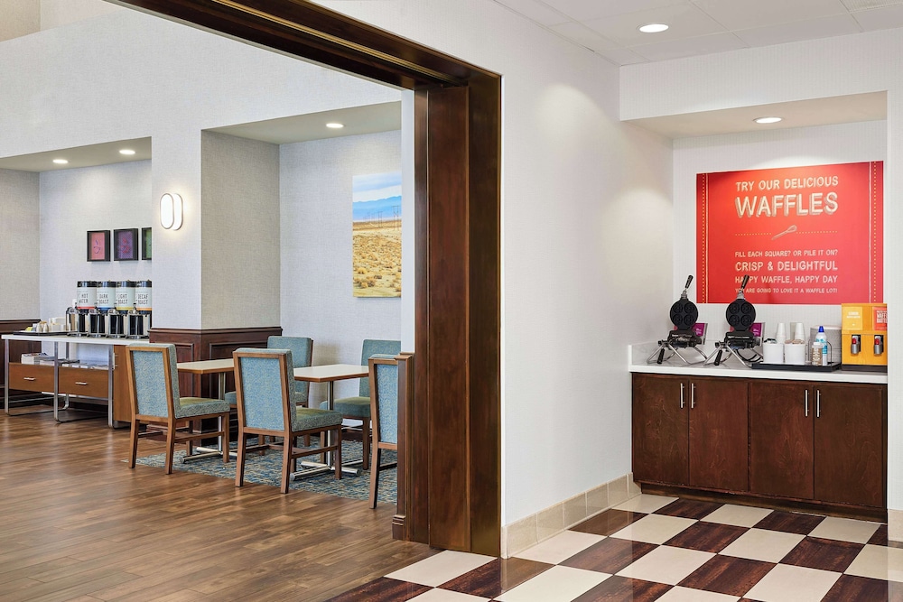 Hampton Inn & Suites Ridgecrest - photo 42