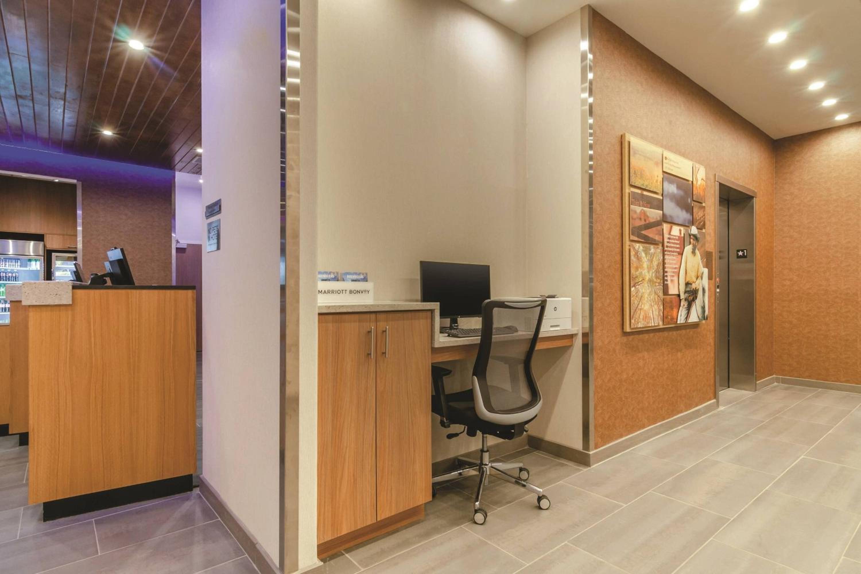 Fairfield Inn & Suites by Marriott Kansas City Shawnee - photo 24