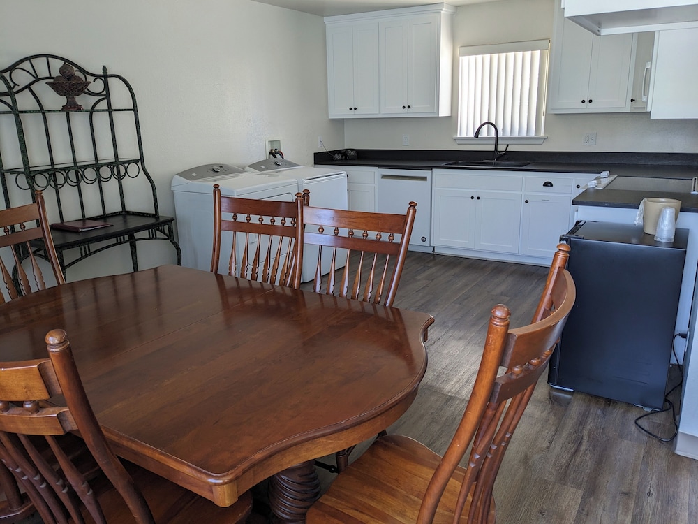 Hi Lo Motel Cafe and RV Park - photo 19