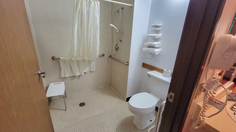 Wagner Lakeside Motel - photo 3