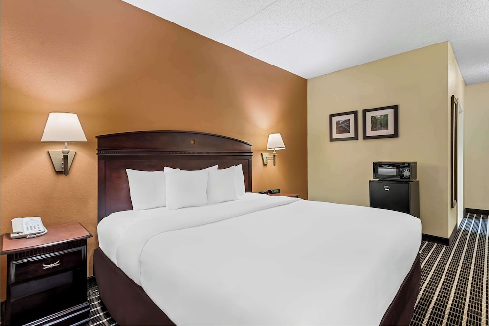 Comfort Inn & Suites Somerset New Brunswick - photo 10