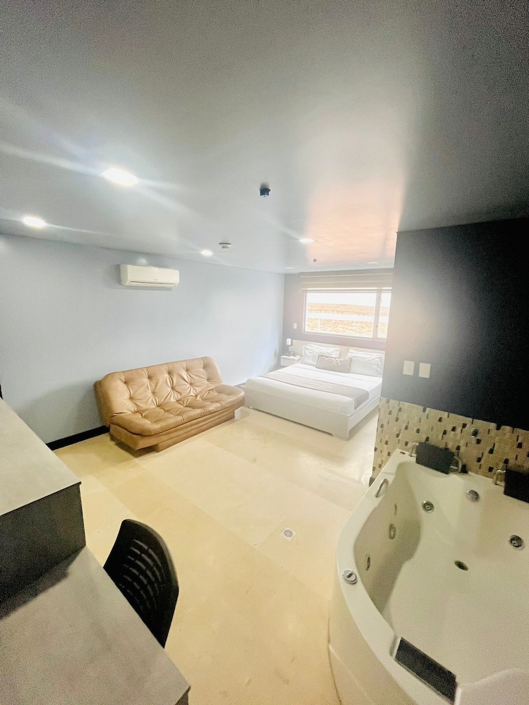 Hotel Lleras 10 - last minute hotel in Medellin