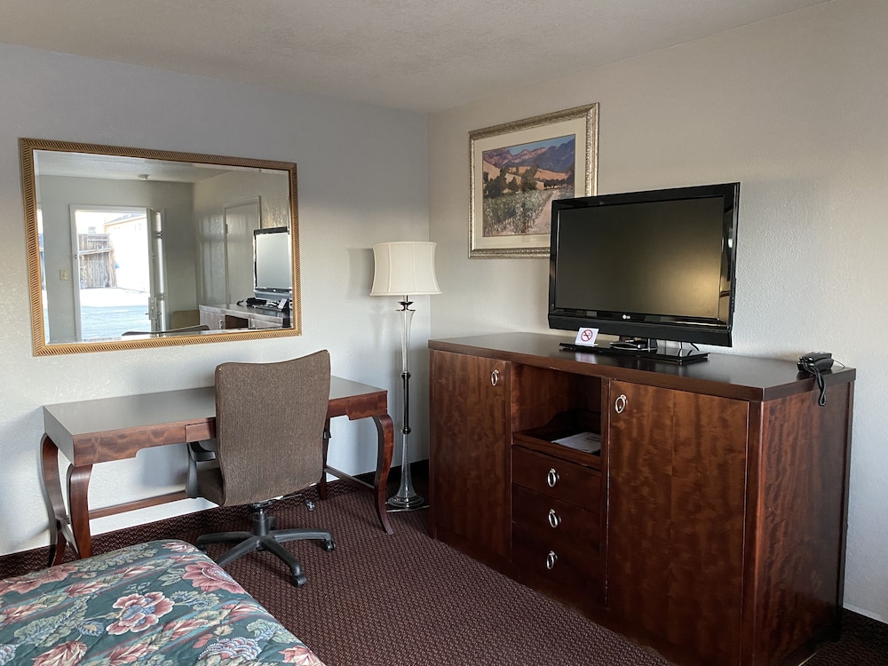 Travelodge by Wyndham Farmington Hwy 64 - photo 11