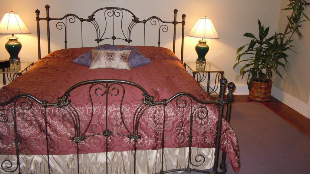 Jacaranda Inn - photo 8