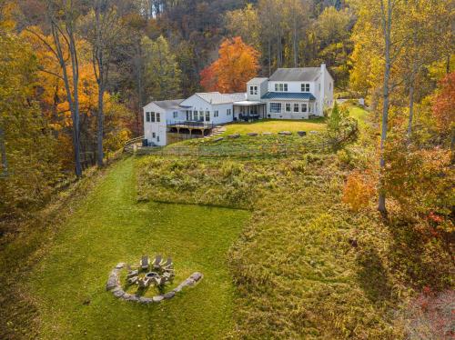 Wilkie 8br Luxury Mtn Villa with Spa — 4-Star Luxury Hotel in Fletcher, United States
