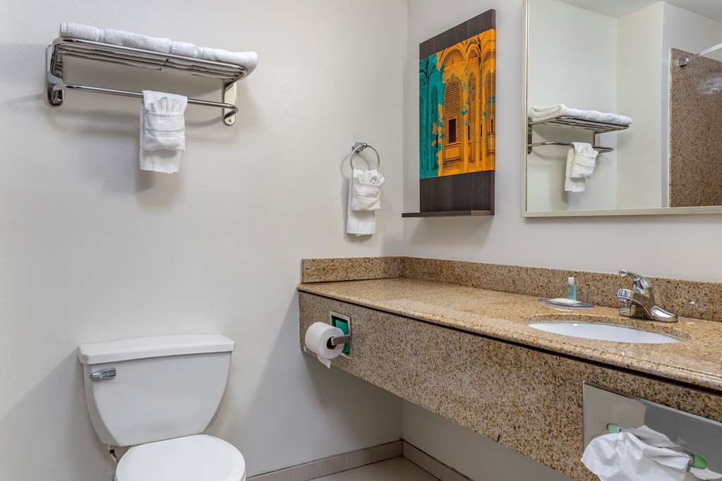 MainStay Suites Port Arthur Beaumont South - photo 14