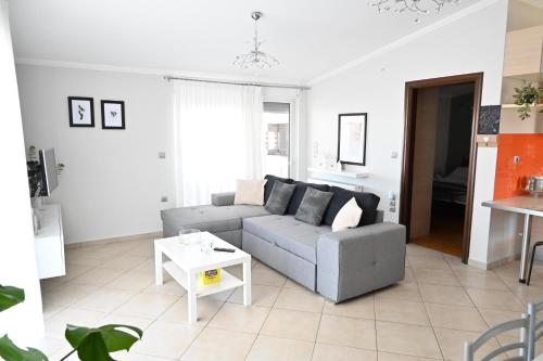 Vasiliki s Guesthouse — 4-Star Luxury Hotel in Athens, Greece