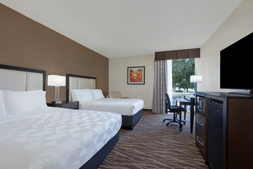 Holiday Inn Des Moines Airport Conf Center by IHG - photo 14