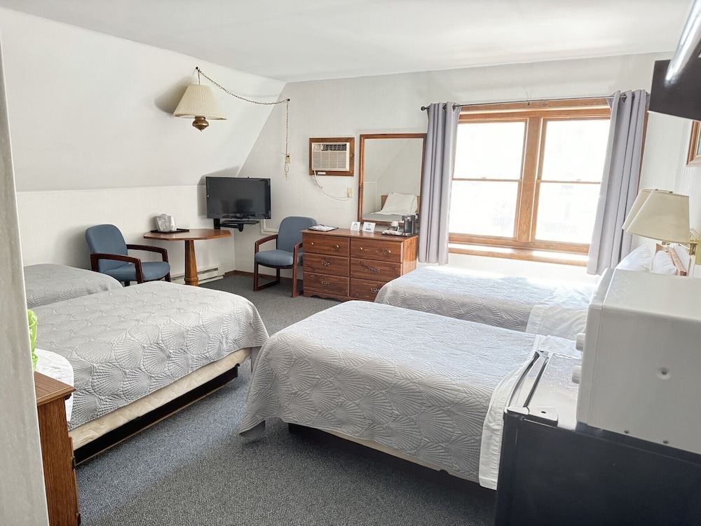 Lake Ontario Motel & Inn - photo 18