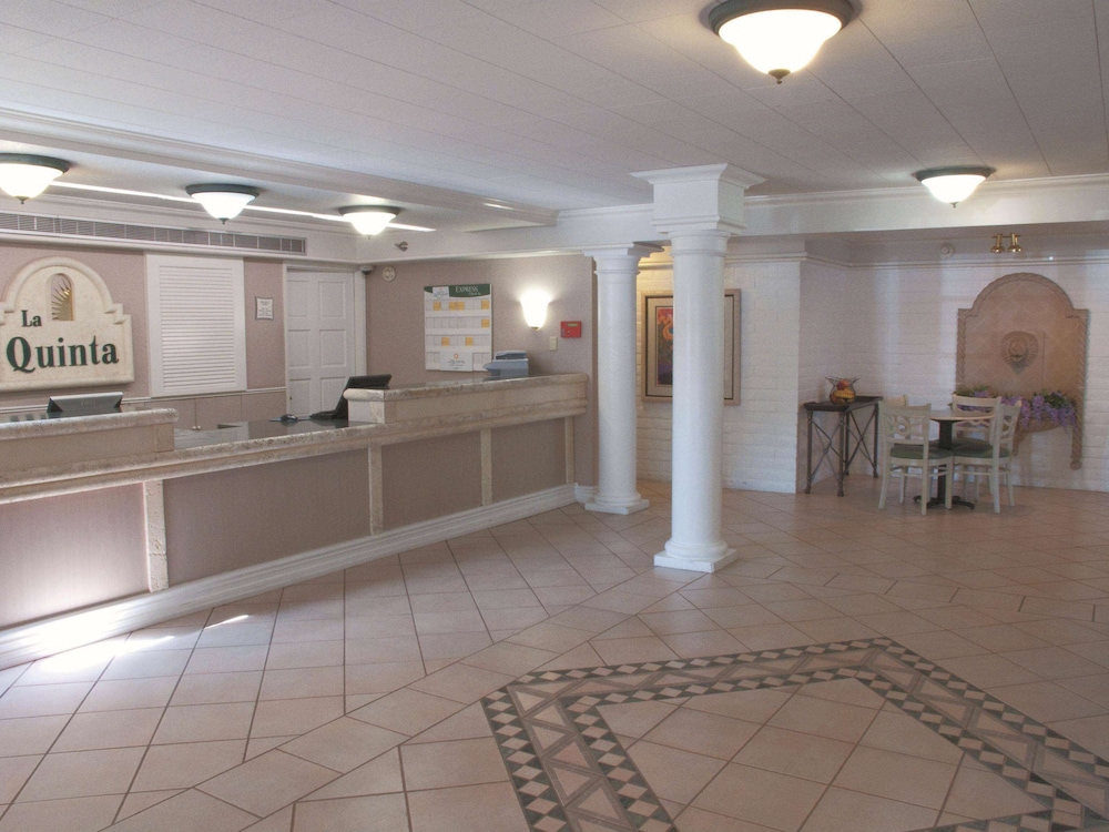 La Quinta Inn by Wyndham Bakersfield South - photo 2