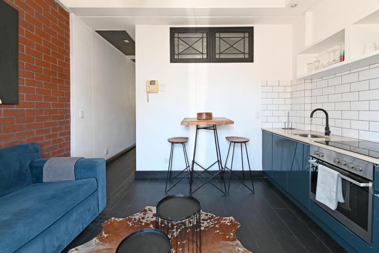 Stylish City Gem Apartment in Green Market Square