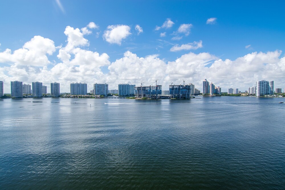 Marina Bay 406 — 4-Star Luxury Hotel in Miami Beach, United States