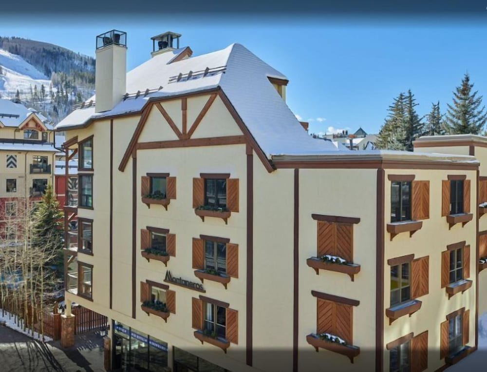 3 Bedroom Condo at Boutique Resort With Hot Tub Access and Within Walking Distance to the Eagle Bahn Gondola in Vail, United States