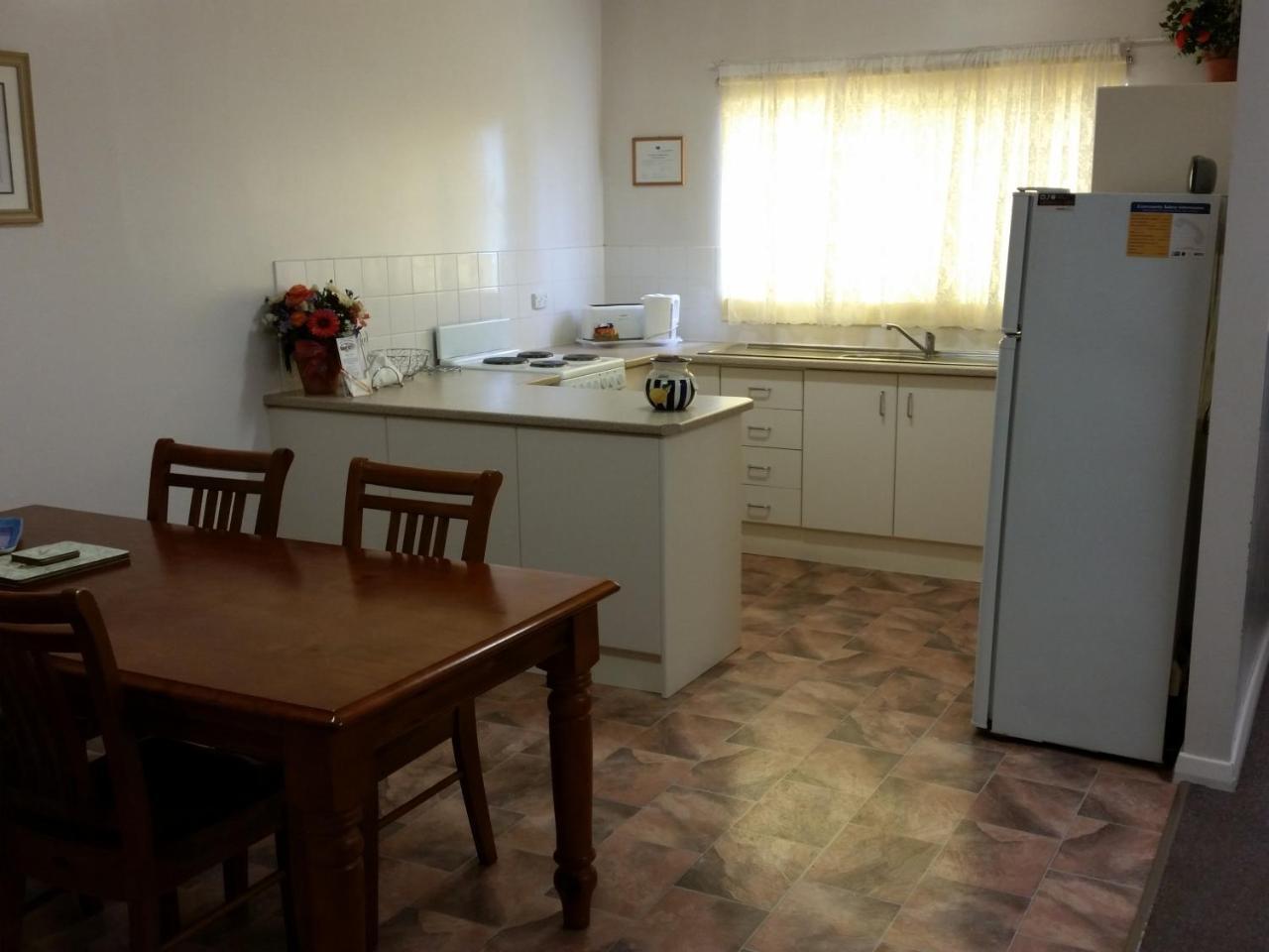 About Town Cottages — Broken Hill — photo 3