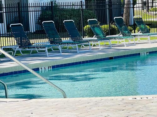 River Oaks great condo with golf course view — 4-Star Luxury Hotel in Myrtle Beach, United States