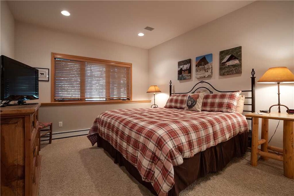 Evergreen Townhome #1 - photo 23