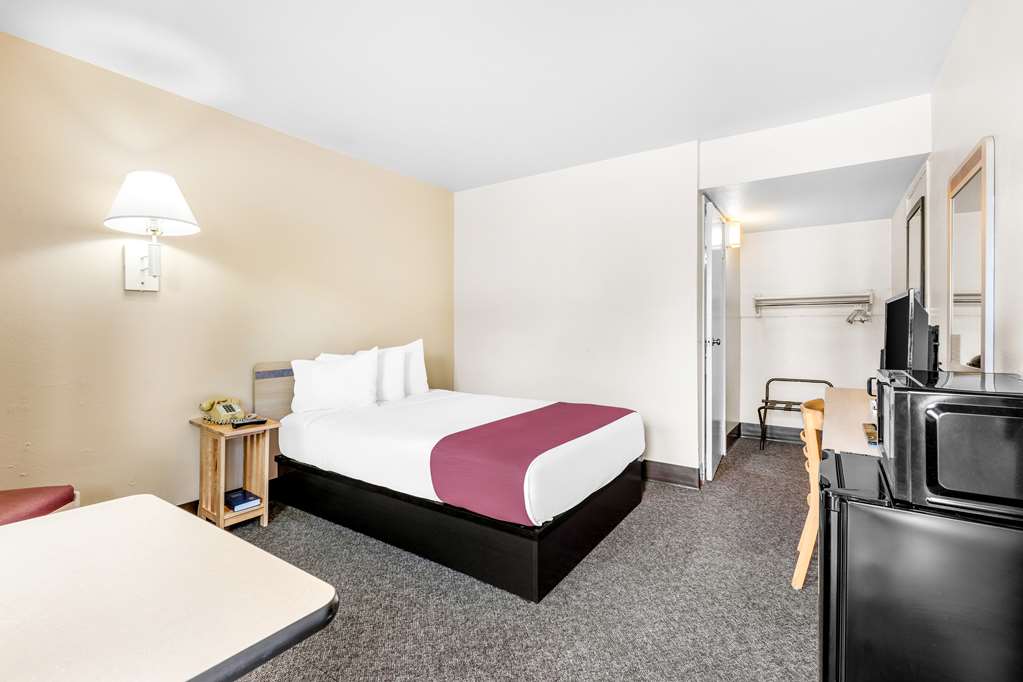 Americas Best Value Inn Lake City - photo 13