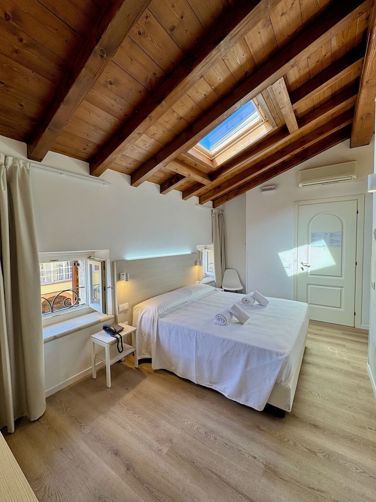 Corte Impero Hotel & Restaurant — Affi — photo 3