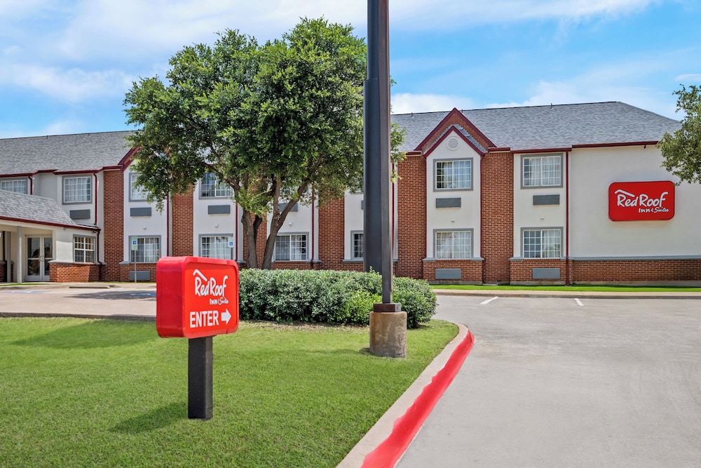 Red Roof Inn & Suites Euless DFW Airport Southwest - photo 36