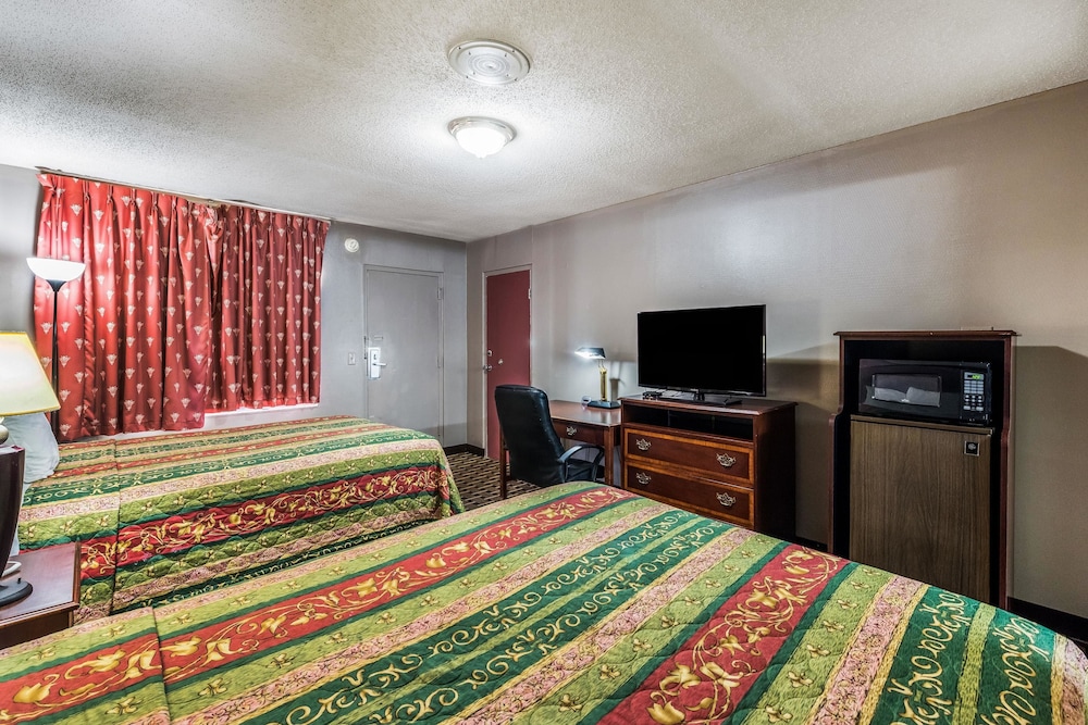 Americas Best Value Inn Franklin - photo 17