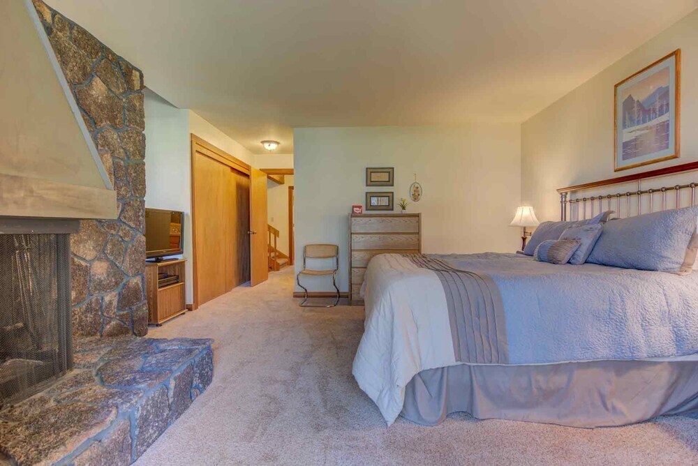 Wildflower Condos by Village Properties at Sunriver — 4-Star Luxury Hotel in Bend, United States