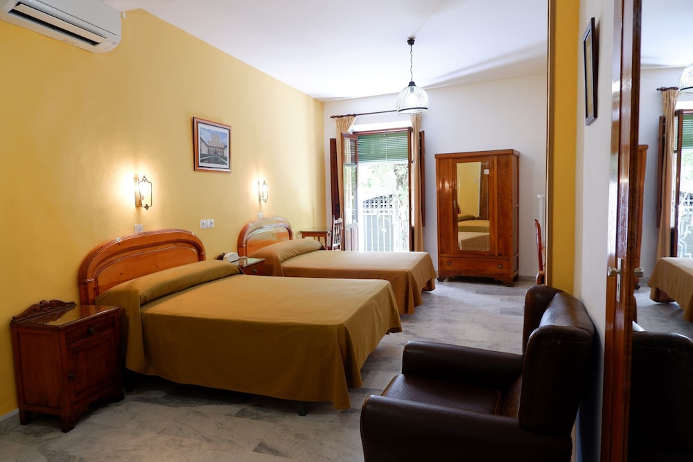 Century Bainai Art Hotel — hotel in Weifang