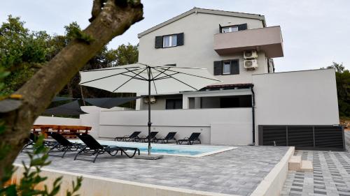 Villa Pinia with pool Zadar — 4-Star Luxury Hotel in Zadar, Croatia