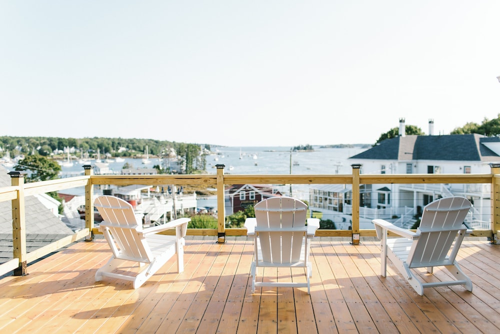 Greenleaf Inn - carbon neutral hotel in Boothbay Harbor