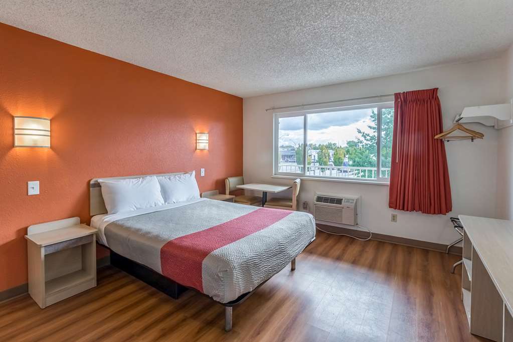 Motel 6 Beaverton OR - photo 16
