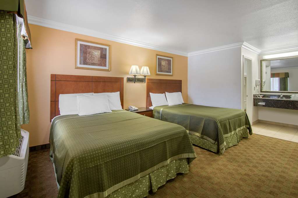 Rodeway Inn Adelanto US 395 - featured photo