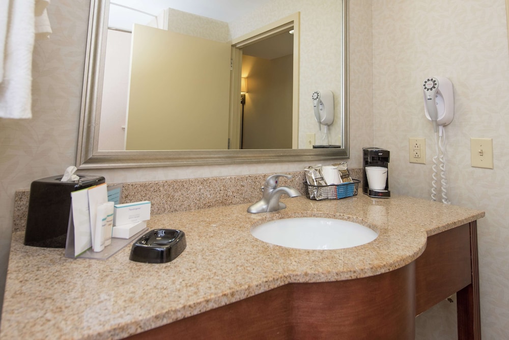 Hampton Inn Yazoo City - photo 11