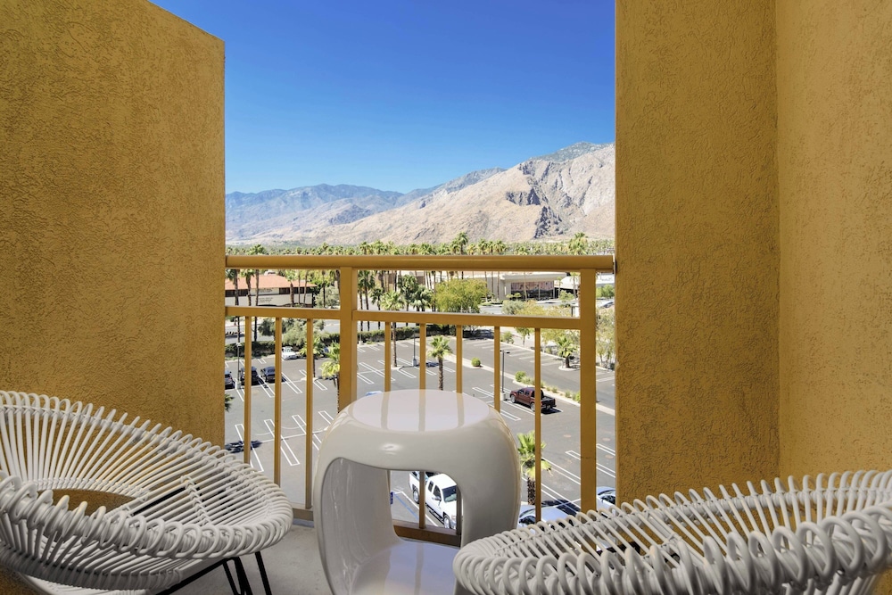 Renaissance Palm Springs Hotel - photo 7