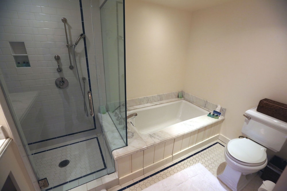 The Pavilion Hotel - photo 21