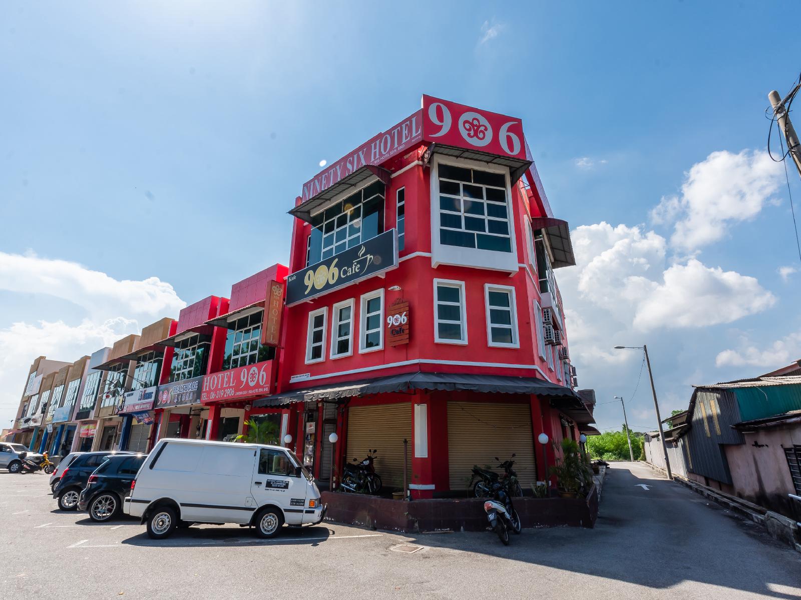 OYO 1155 906 Batu Berendam Malacca City — hotel near Malacca International Airport