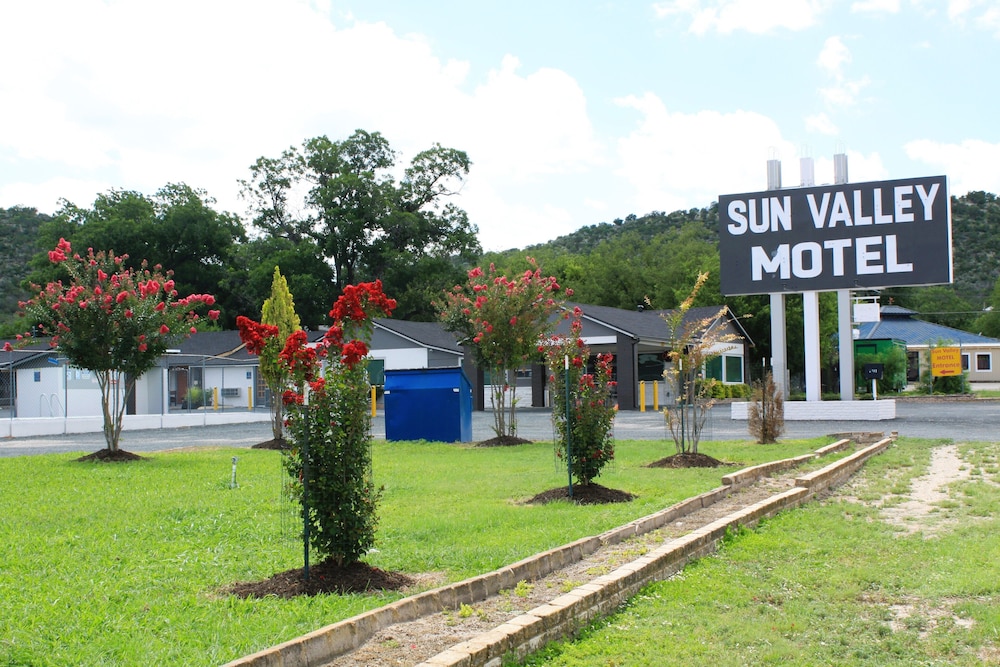 Sun Valley Motel - photo 2