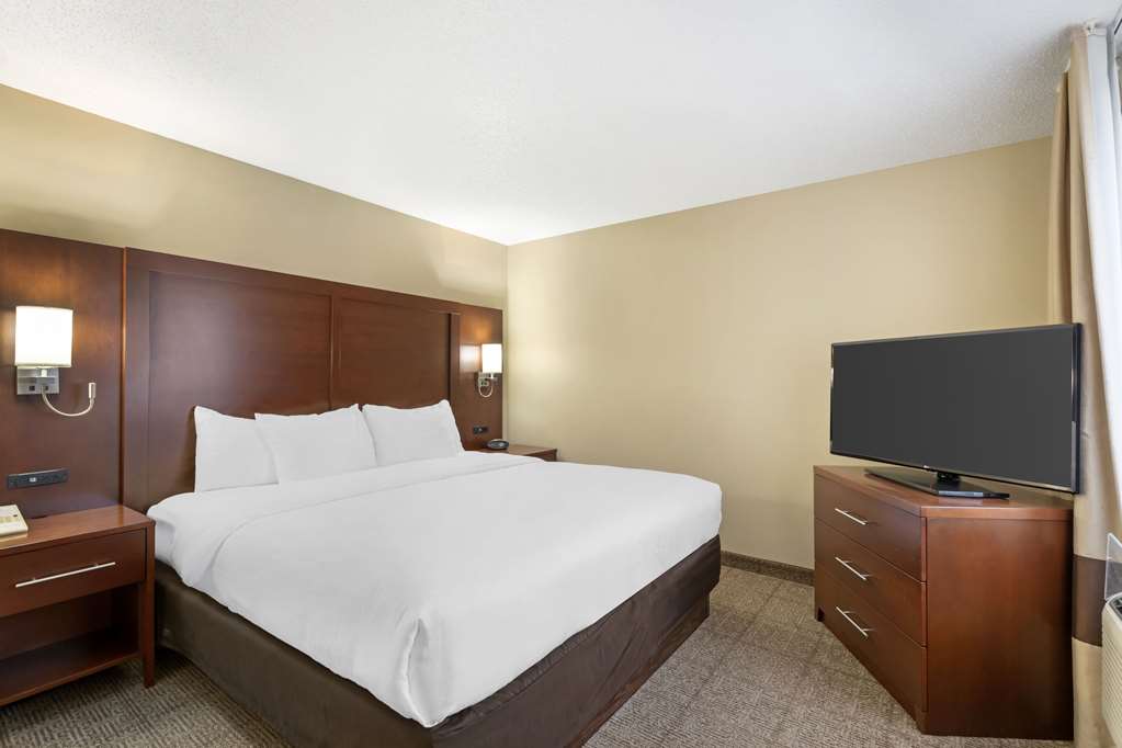 Comfort Suites Cedar Falls Industrial Park - photo 20