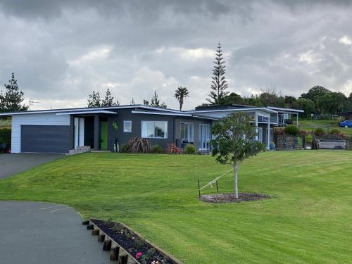Moko Hiwi Escape Kotare Suite — 4-Star Luxury Hotel in Ruakaka, New Zealand