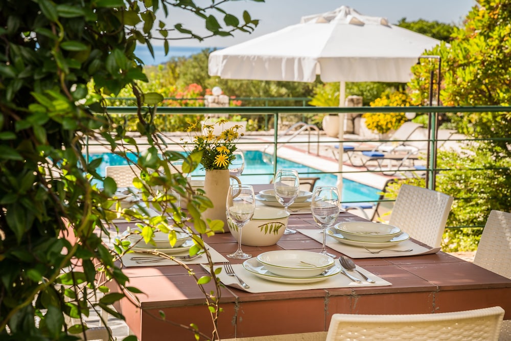 Villa Petri — 4-Star Luxury Hotel in Kefalonia, Greece