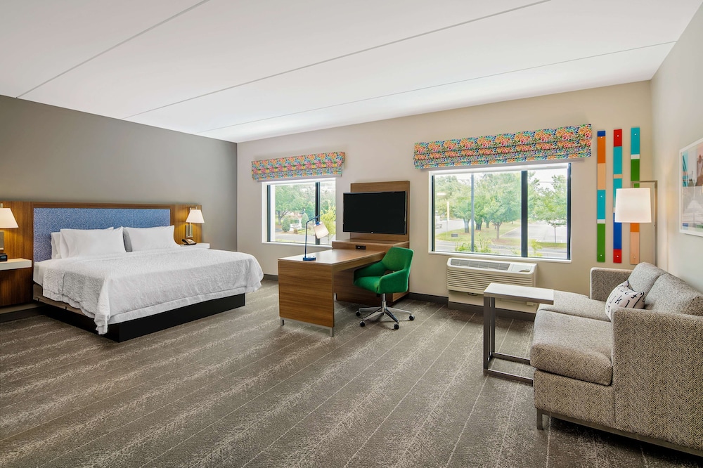 Hampton Inn & Suites Raleigh Midtown - photo 18