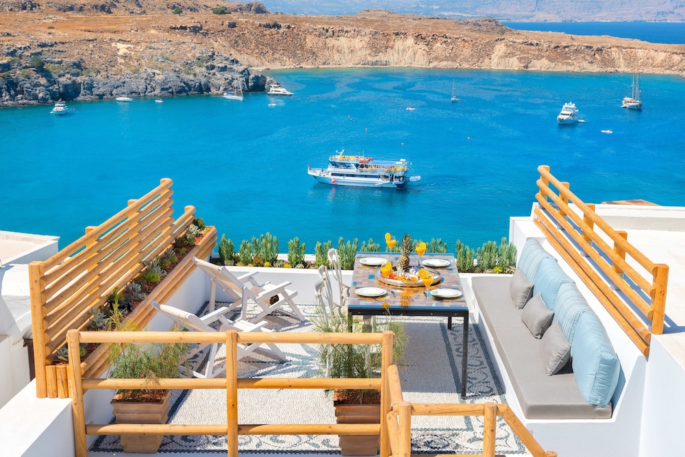 Lindos Shore Summer House with Jacuzzi and sea view — 4-Star Luxury Hotel in Rodos, Greece