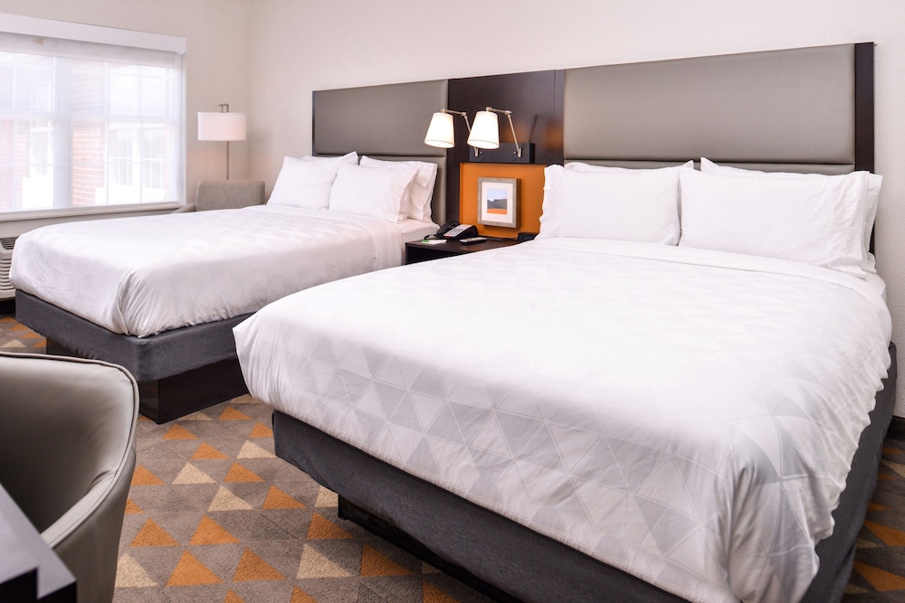 Holiday Inn & Suites Dallas Addison by IHG - photo 4