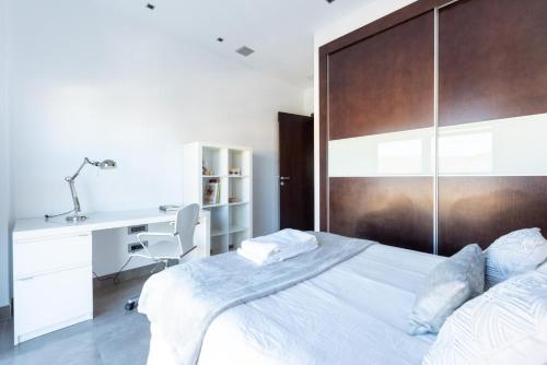 Luxury Villa with swimming pool and amazing views — 4-Star Luxury Hotel in Malaga, Spain