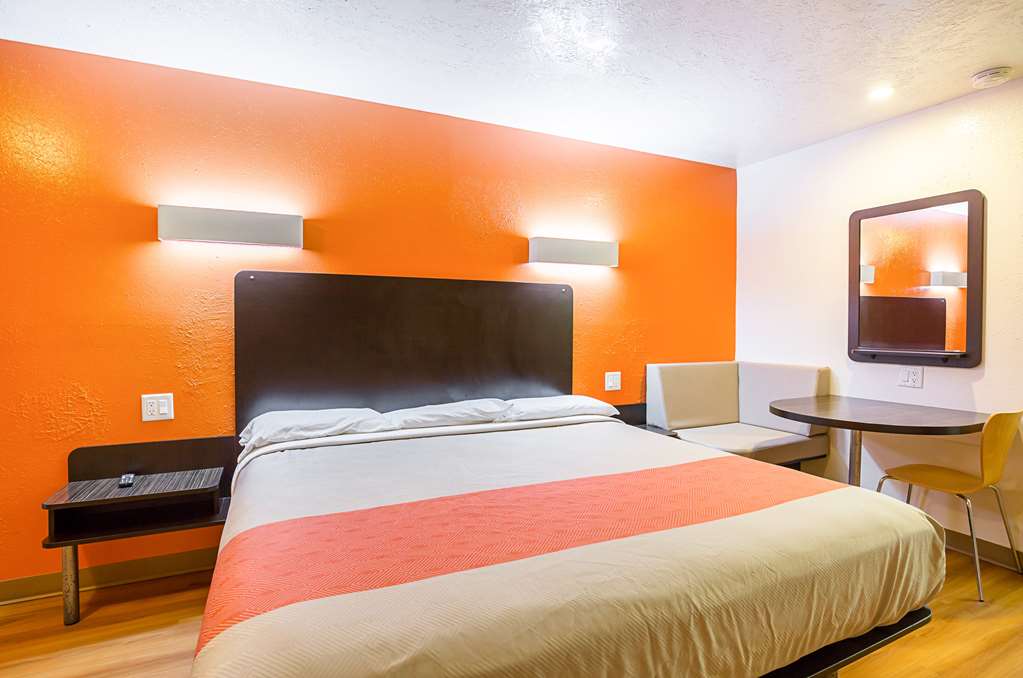 Motel 6 Madisonville TX - photo 16