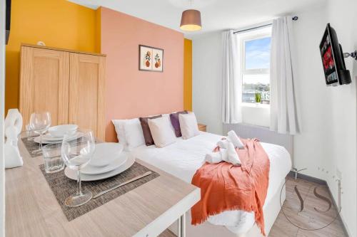 Sienna Studio 1E Near Alton Towers with Free Wi Fi and Netflix Access in Stoke-On-Trent, United Kingdom