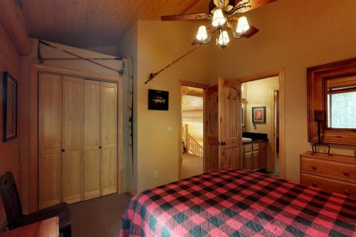 Loggers Landing - carbon neutral hotel in Lakeshore