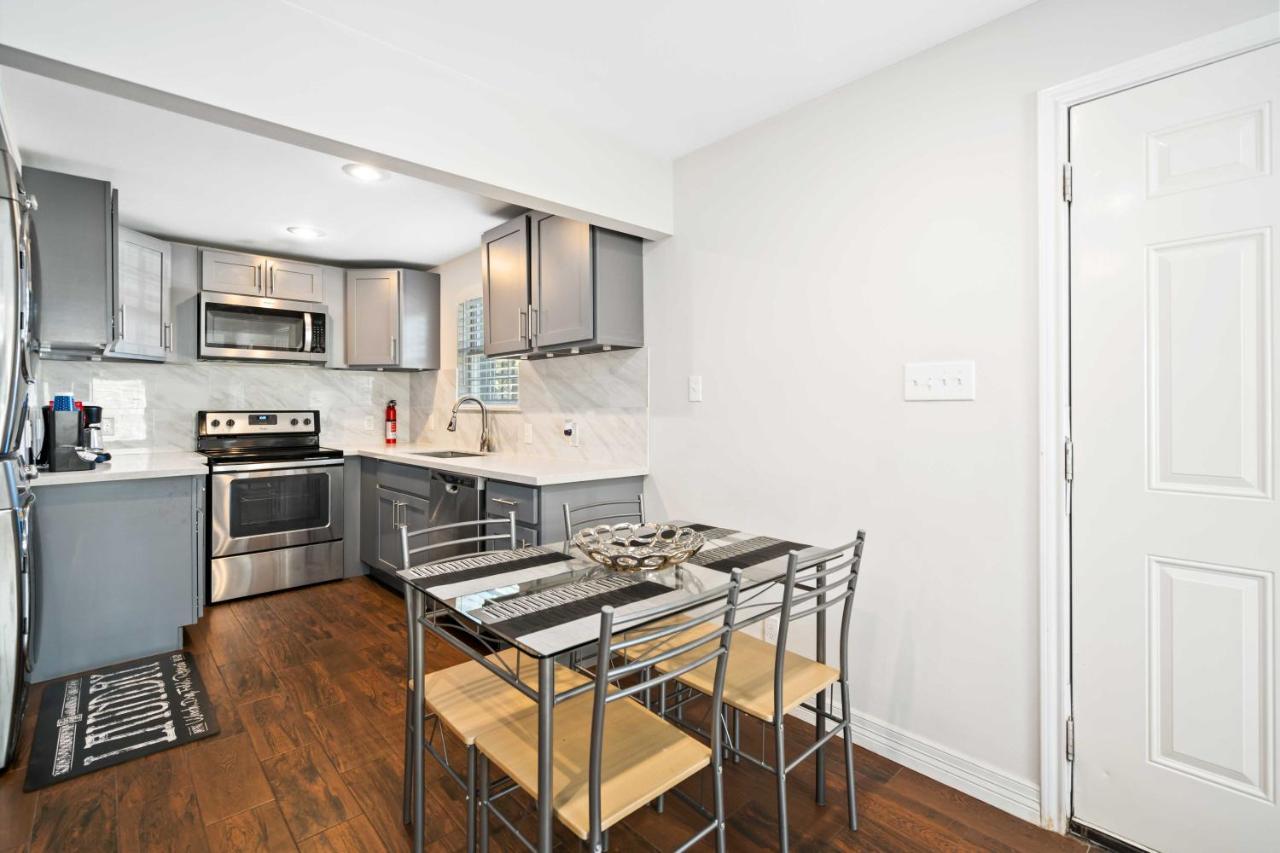 Stunning & Vibrant APT 7 Min From TX Med Center — 4-Star Luxury Hotel in Houston, United States