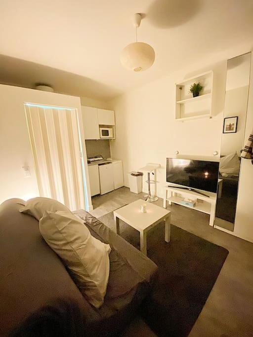 Paris Minimalist — Issy Les Moulineaux