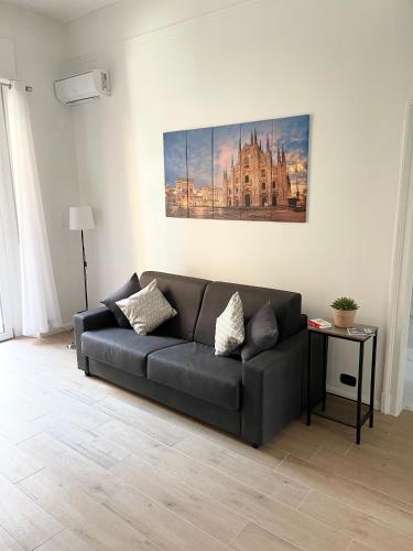 Ampio bilocale zona Navigli — 4-Star Luxury Hotel in Milan, Italy