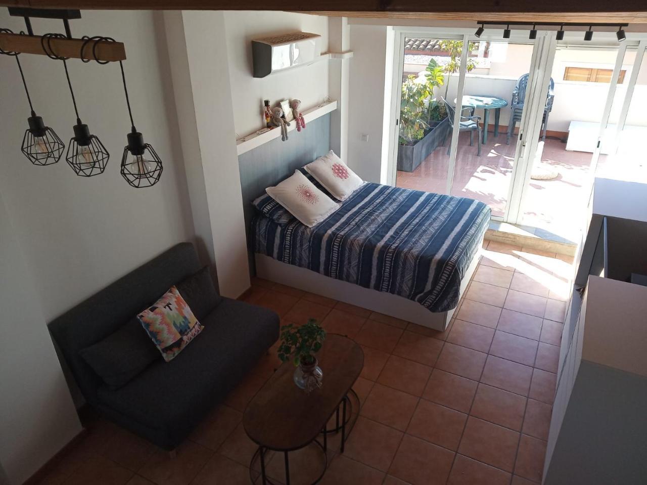Atico Encantador Con Terraza Al Centro De Reus — Reus