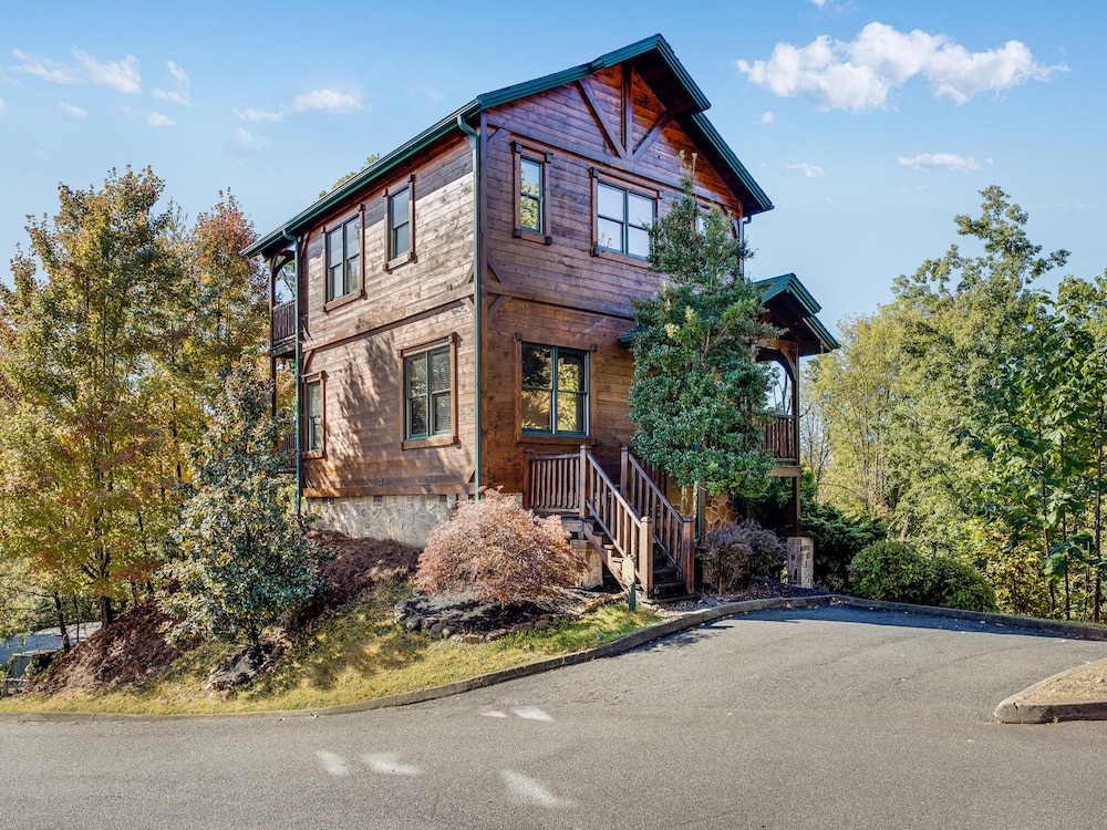 Heaven's View by Jackson Mountain Rentals — 4-Star Luxury Hotel in Gatlinburg, United States